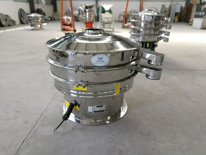 全不銹鋼振動篩整機采用不銹鋼拋光而成，干凈衛(wèi)生，可避免原料被污染